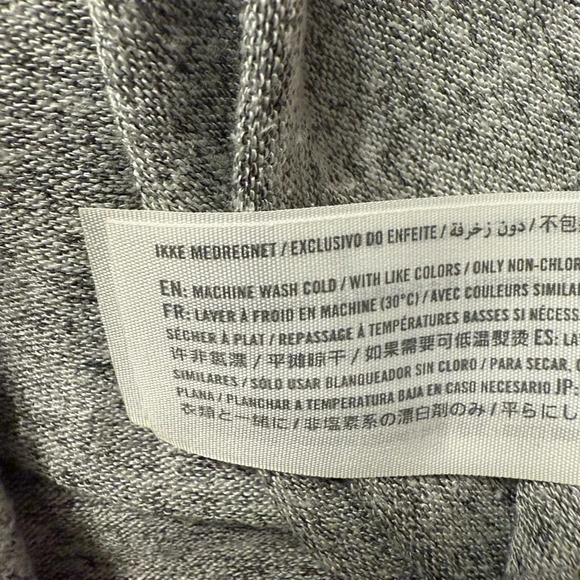 Abercrombie & Fitch Women’s long sleeve pullover gray sweater Size Medium EUC - Picture 10 of 10